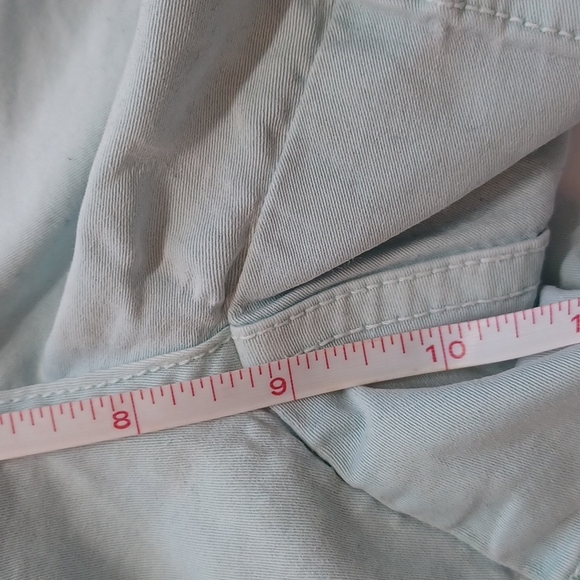 Vineyard Vines light green faded shorts size 4 - Picture 8 of 9